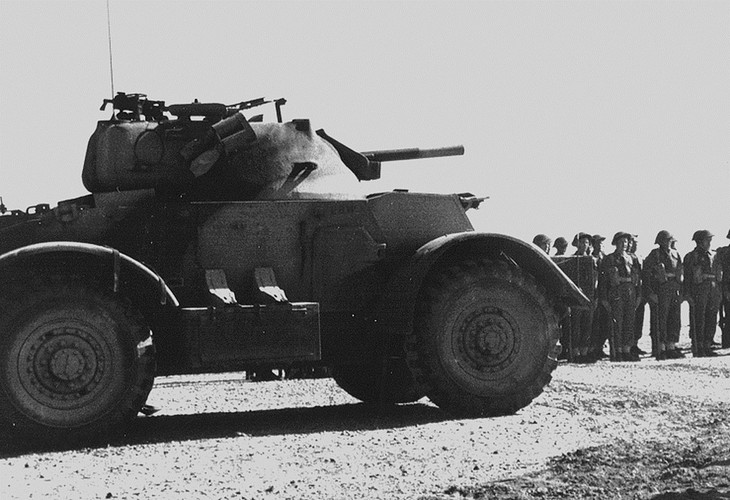 Ciężki samochód pancerny Chevrolet Staghound Mk. II uzbrojony w haubice kal. 76,2 mm w Polskich Siłach Zbrojnych na Zachodzie