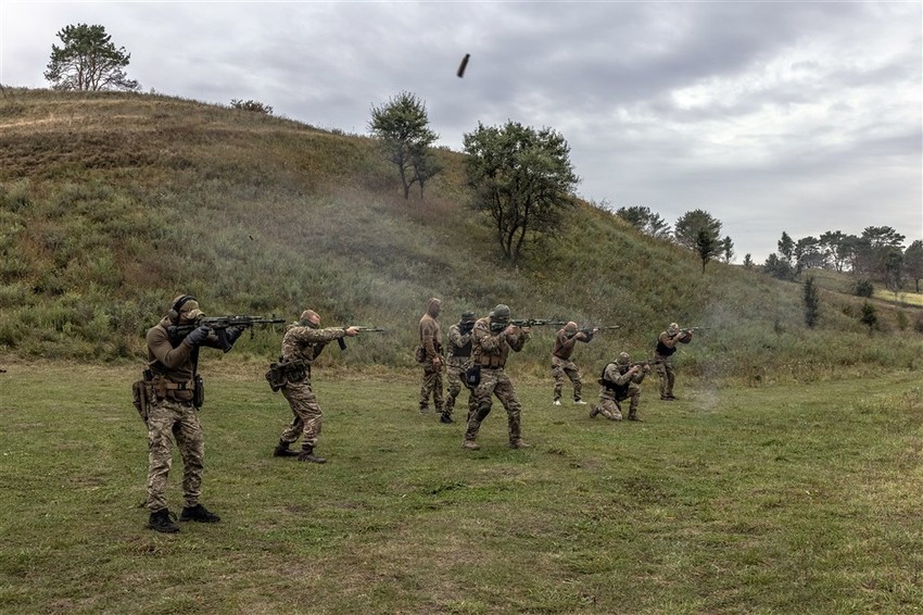 Dobrovoljci bataljona Džohar Dudajev na obuci u regionu Kijeva 17. septembra 2022.