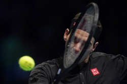 ATP Finals: Federer pokonał Djokovica i awansował do półfinału