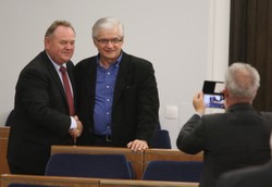 Cimoszewicz krytykuje prezydenta: Wykazał się brakiem empatii