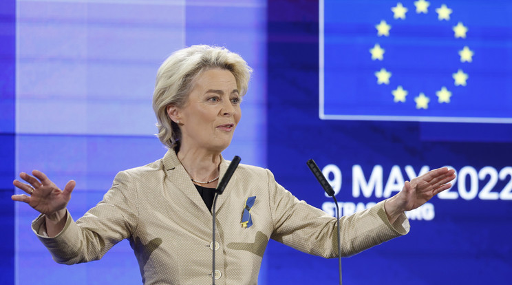 Ursula von der Leyen, az Európai Bizottság elnöke beszédet mond az Európai Unió jövőjével foglalkozó konferencia záróeseményén az Európai Parlament strasbourgi épületében 2022. május 9-én / Fotó: MTI/AP