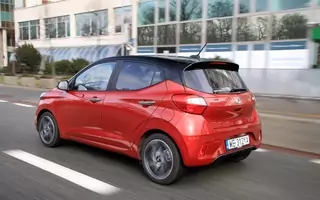 Poznaj naszą opinię o nowym Hyundai'u i10 w wersji ze zautomatyzowaną skrzynią biegów