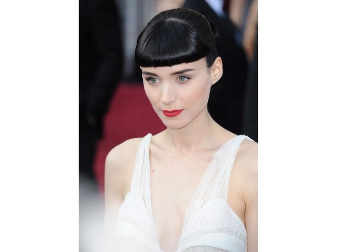 Dekolty Rooney Mary, acz głębokie, nie emanują seksapilem. Gwiazda nie sięga po sztuczki w stylu podnoszenia piersi stanikami push-up. Nie inaczej było na Oscarach…