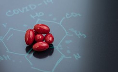 Lek AstraZeneca zawierający przeciwciała zapobiega COVID-19 na poziomie 83 proc.