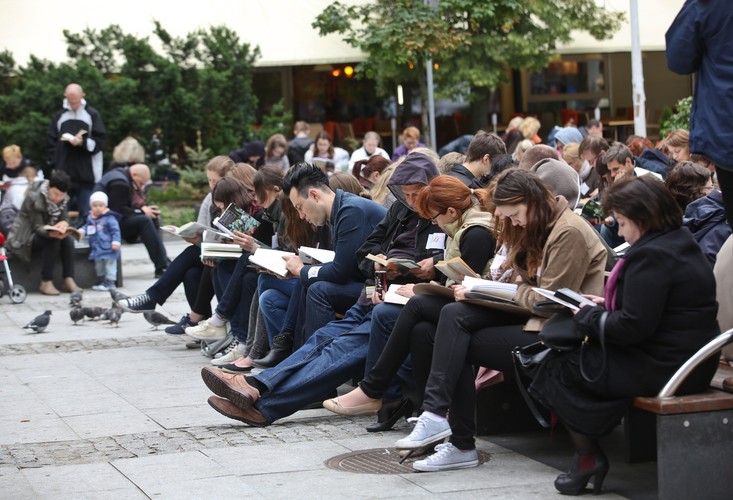 Próba pobicia rekordu świata w liczbie osób czytających jednocześnie na wolnym powietrzu