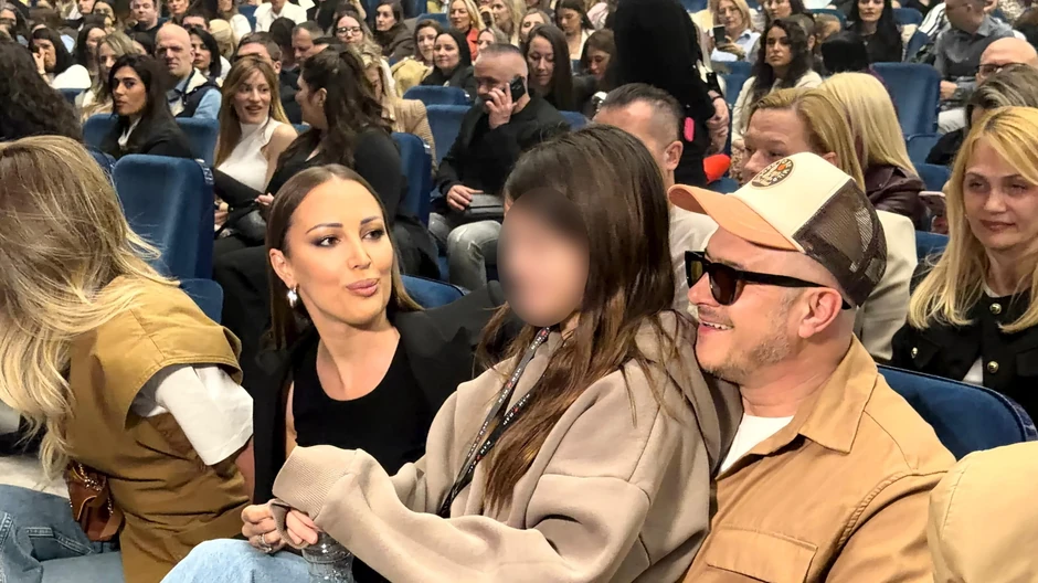 Aleksandra Prijović priča sa ćerkom Saleta Tropika