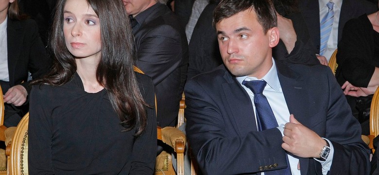 Paparazzi śledzą córkę nieżyjącego prezydenta, a ona robi sobie z nich żarty