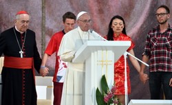 Papież do młodych: Nie przyszliśmy na świat, aby "wegetować", ale żeby zostawić ślad