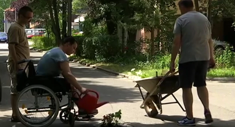 Najteže majkama sa decom i ljudima u invalidskim kolicima
