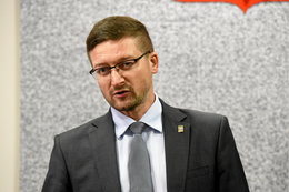 Szef senackiej komisji sprawiedliwości chce wyjaśnień ws. odwołanego sędziego