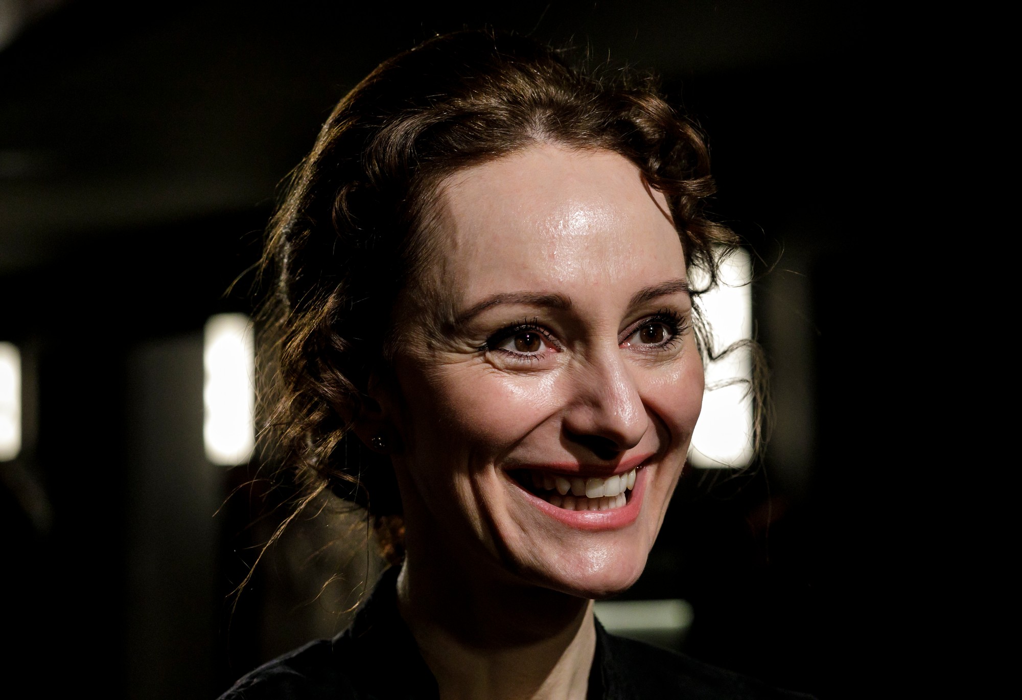 Herečka Karin Olasová.