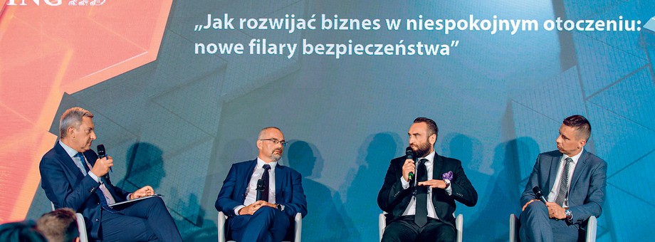 Jak prowadzić biznes w niepewnych czasach, zastanawiają się (od lewej): Paweł Zielewski, redaktor naczelny „Forbes” Polska, Robert Zatorski, dyrektor regionalny ds. korporacyjnych Region Szczecin, ING Bank Śląski, Robert Kremser, business development director, Dun & Bradstreet Poland, oraz Radosław Hec, dyrektor zarządzający TM Toy.