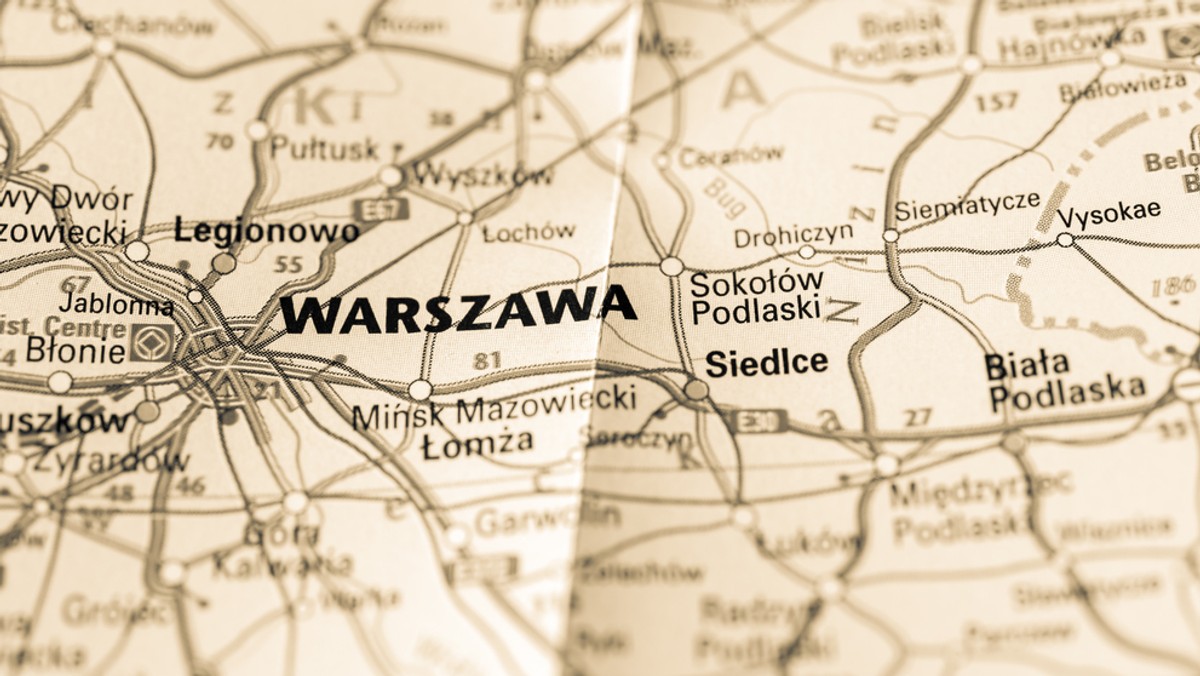 Projekt PiS, przewidujący powiększenie Warszawy, zawiera poważny błąd - pisze tvnwarszawa.pl. Nowa Rada Warszawy zakłada określoną liczbę jej członków, jednak nie przewiduje, co stanie się, gdy zmieni się liczba dzielnic. Portal zauważa, że przez takie zapisy ustawy powstaje sprzeczność prawna i tworzy się pole do manipulacji wyborczych.