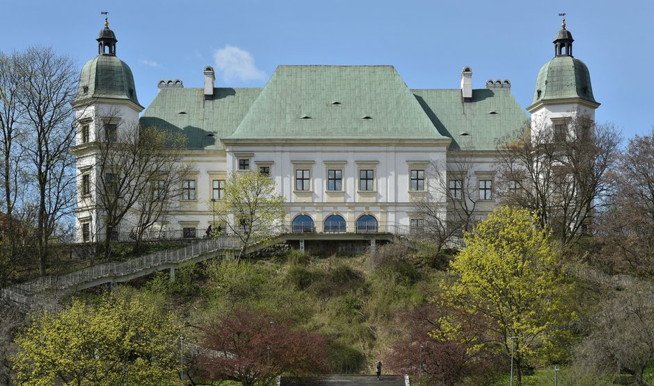 Zamek Ujazdowski - Jazdów – historyczny gród i dwór książąt mazowieckich na terenie obecnej Warszawy (Ujazdów).