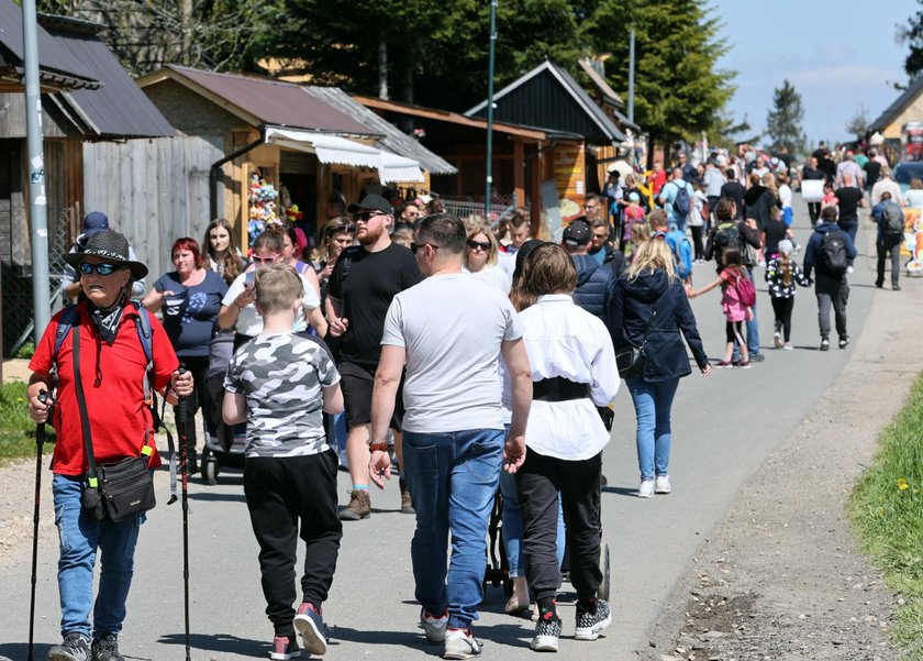 Szaleństwo! Pół Polski zwaliło się do Zakopanego. Tłok, korki i wściekli urlopowicze.