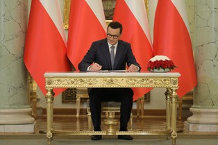 Dwutygodniowy rząd Morawieckiego stoi kobietami