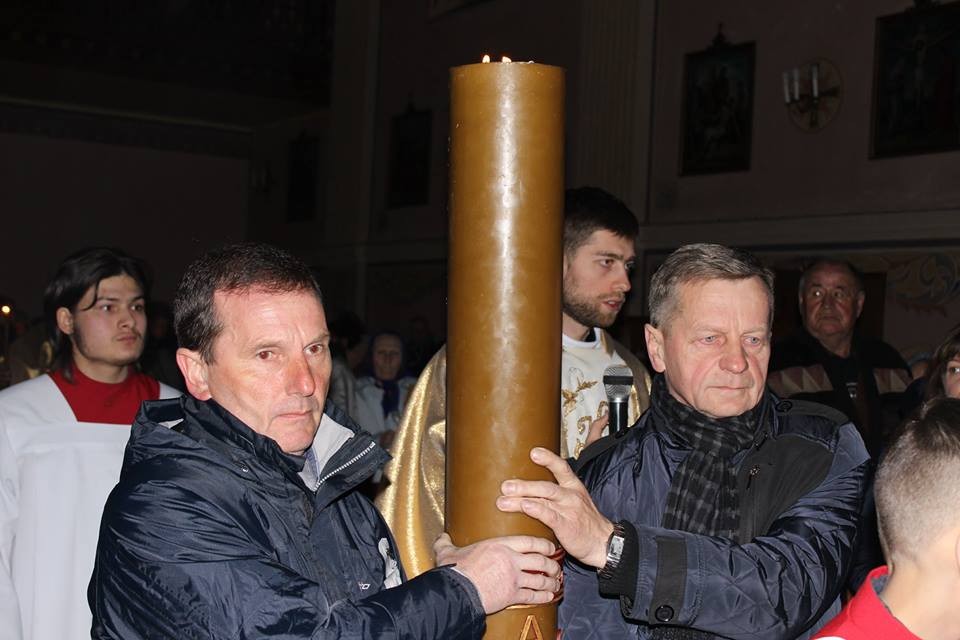 Ogromny paschał z okazji 100-lecia parafii w Michałowie