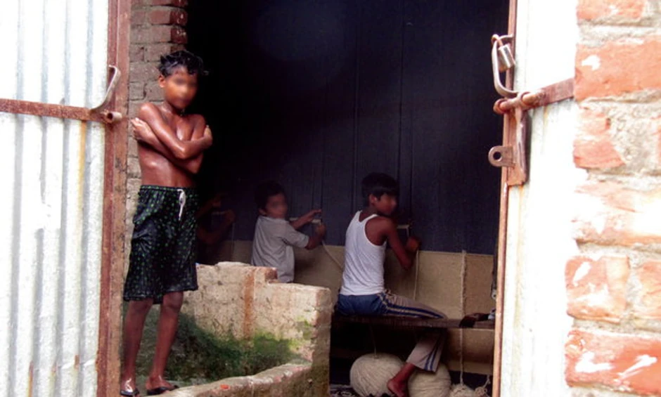 Šansa za beg ne postoji (FOTO: Siddharth Kara / Harvard School of Public Health)