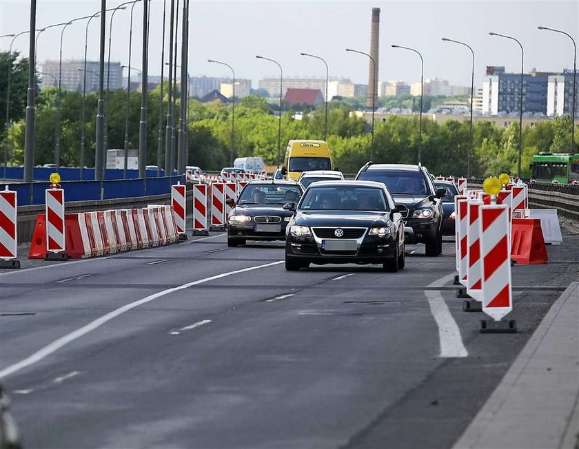 Zamiast remontować zwężają ulicę