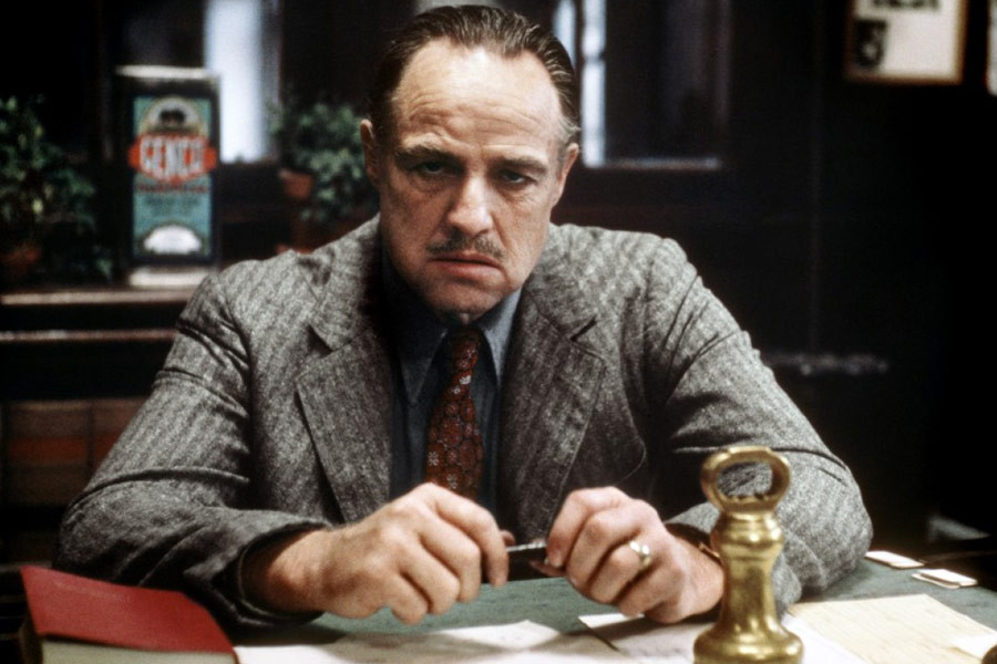 Marlon Brando jako Don Vito Corleone w filmie "Ojciec chrzestny" (1972)