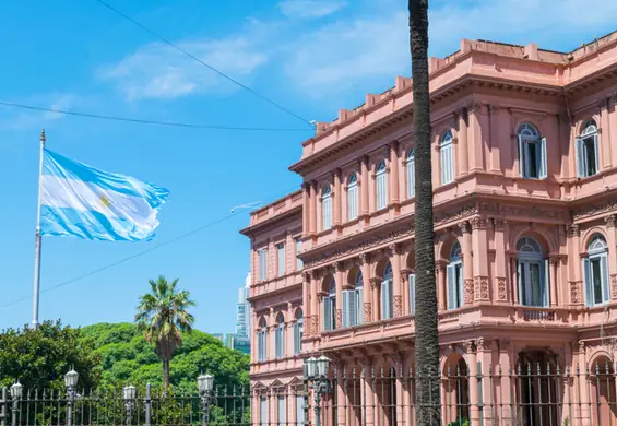 Ciężarne Rosjanki uciekają nielegalnie do Argentyny. Pomagają im grupy przestępcze