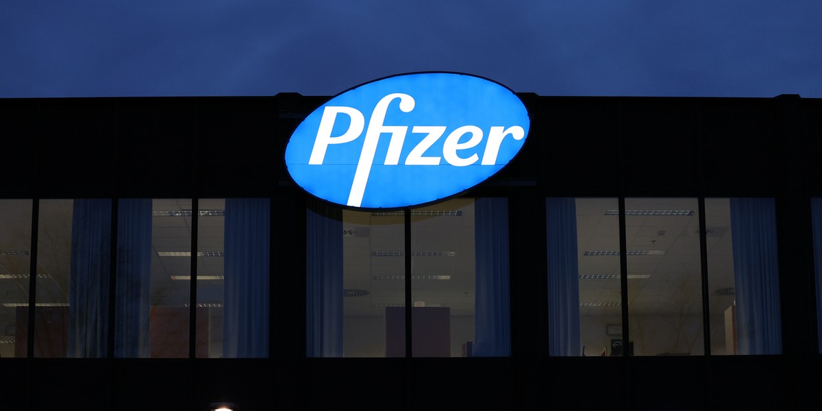 Koncern Pfizer jako pierwszy osiągnął sukces w pracach nad skuteczną szczepionką przeciwko koronawirusowi. 