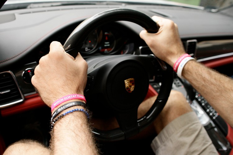 Marcin Gortat w porsche panamera