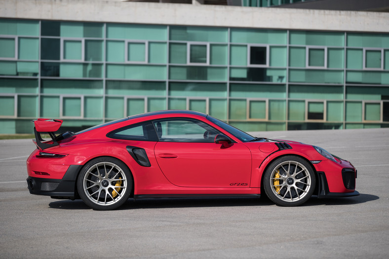 Porsche 911 GT2 RS