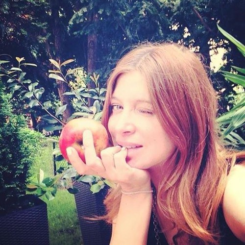 Ada Fijał je jabłka