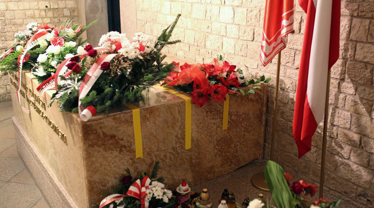 Lech Kaczynski holttestének exhumálása / Fotó: MTI