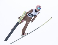 PŚ w skokach: Konkurs bez Kubackiego. Słaby skok Stocha. Żyła i Kot też nie zachwycili w prologu Raw Air