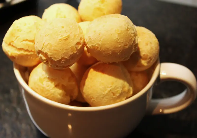 Brazylijskie bułeczki serowe pao de queijo