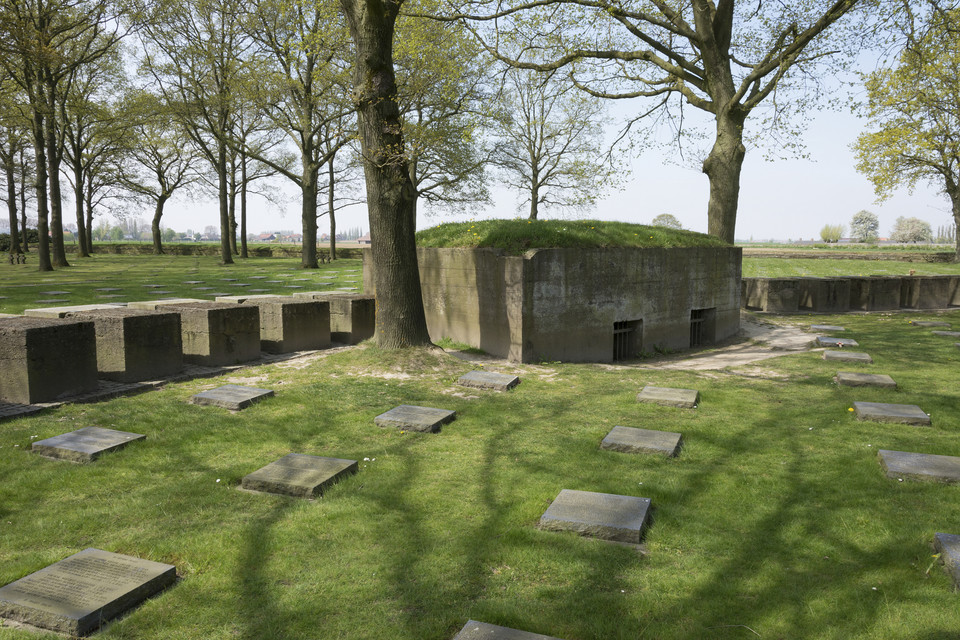 Niemiecki cmentarz w Langemark