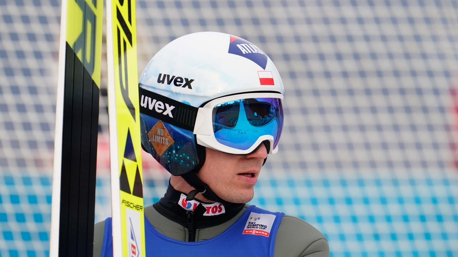 Kamil Stoch wrócił na skocznie w dobrym humorze, a Apoloniusz Tajner twierdzi, że przerwa od skoków wyszła mu na dobre