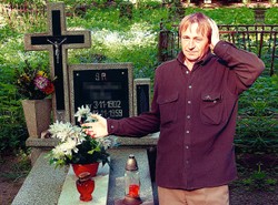 Urzędnicy pochowali go żywcem