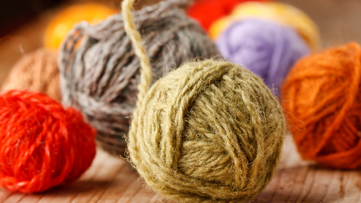 Ściegi na drutach — wzory, krok po kroku. Jak zrobić czapkę lub szalik?