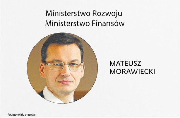 Ministerstwo Rozwoju Wykorzystanie środków unijnych – z tego zapewne w pierwszej kolejności będzie rozliczane ministerstwo. Co prawda skala efektywności nie zawsze bezpośrednio zależy od tego resortu, ale to właśnie kierownictwo MR wkłada dużo energii w to, by proces przyspieszyć. Lepsze gospodarowanie pieniędzmi z UE i wynikające z tego odbicie w publicznych inwestycjach w tym roku będzie sprawą prestiżową, skoro jednym z priorytetów ma być wzrost gospodarczy. Przyspieszeniu inwestycji i ich odpowiedniemu ukierunkowaniu ma też służyć Strategia na rzecz Odpowiedzialnego Rozwoju, za której realizację MR będzie bezpośrednio odpowiedzialne. Ministerstwo Finansów Zwiększenie ściągalności podatków – to jest zadanie numer jeden. MF ma kilka pomysłów, jak je zrealizować. Wspiera m.in. prace nad ustawą wprowadzającą monitoring transportu niektórych towarów akcyzowych (przede wszystkim paliw), która w połączeniu z tzw. pakietem paliwowym ma pomóc w walce z wyłudzeniami VAT i akcyzy. Do tego pracuje nad rozwiązaniem, które zobowiąże banki do przesyłania informacji o niektórych transakcjach – co dostarczy służbom skarbowym dodatkowych danych do analizy i lepszego typowania do kontroli. MF zapowiada też przygotowanie w tym roku zasad stosowania split payment – czyli nowego sposobu rozliczania VAT, gdzie kupujący ma dzielić płatność na dwie części: kwotę netto wpłacaną sprzedawcy i podatek VAT przelewany bezpośrednio do urzędu skarbowego.