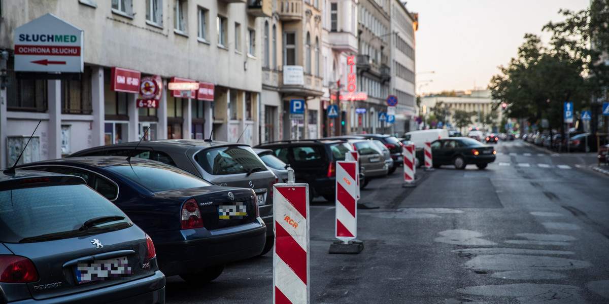 Na ulicy Ratajczaka będą odholowywać auta z powodu powiększania strefy 30