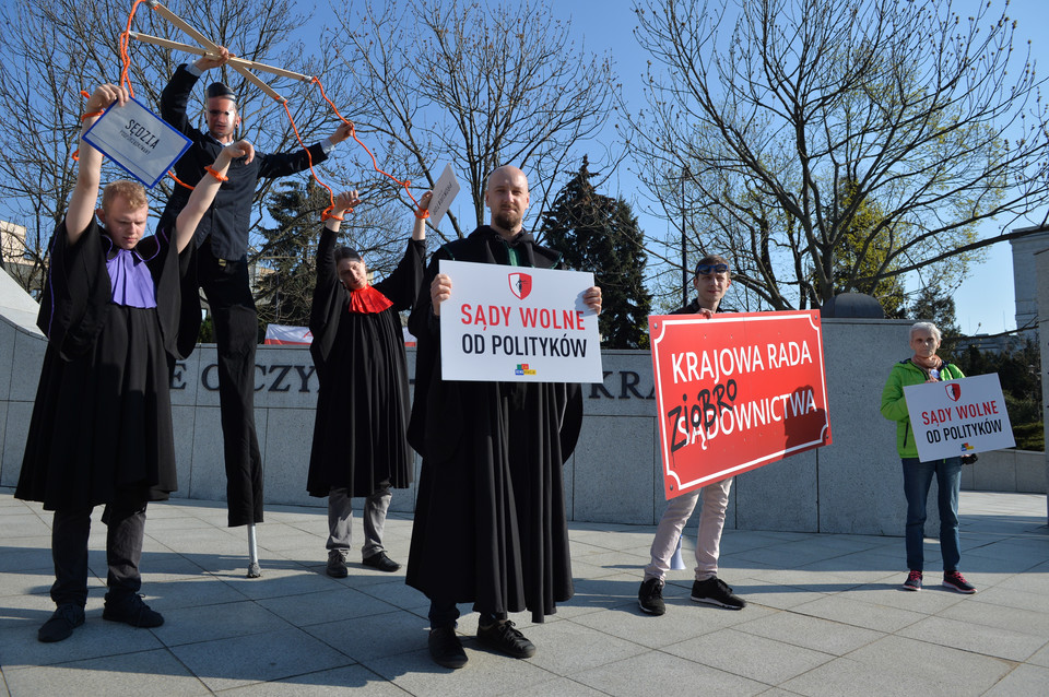 Happening Akcji Demokracji "Krajowa Rada ZIOBROwnictwa"