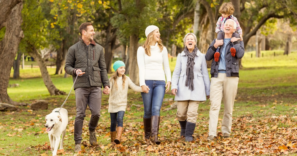 Schudnij przez spacery. Lekarz mówi, kiedy najlepiej się przejść