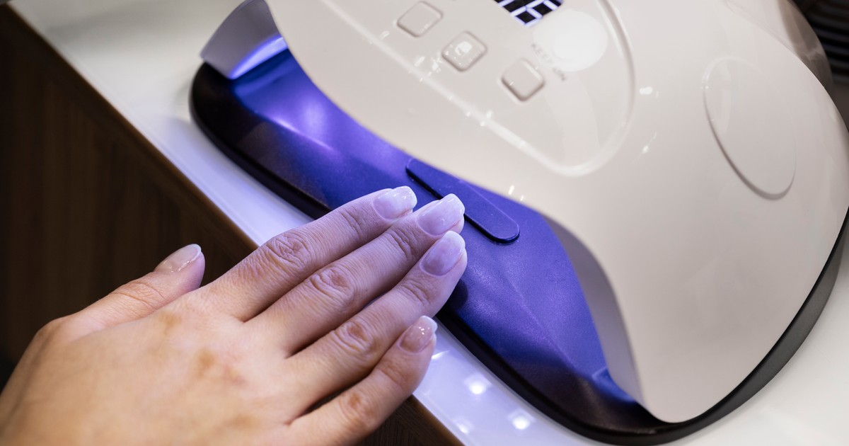 Side effects of nail dryers and safer options for drying nail polish