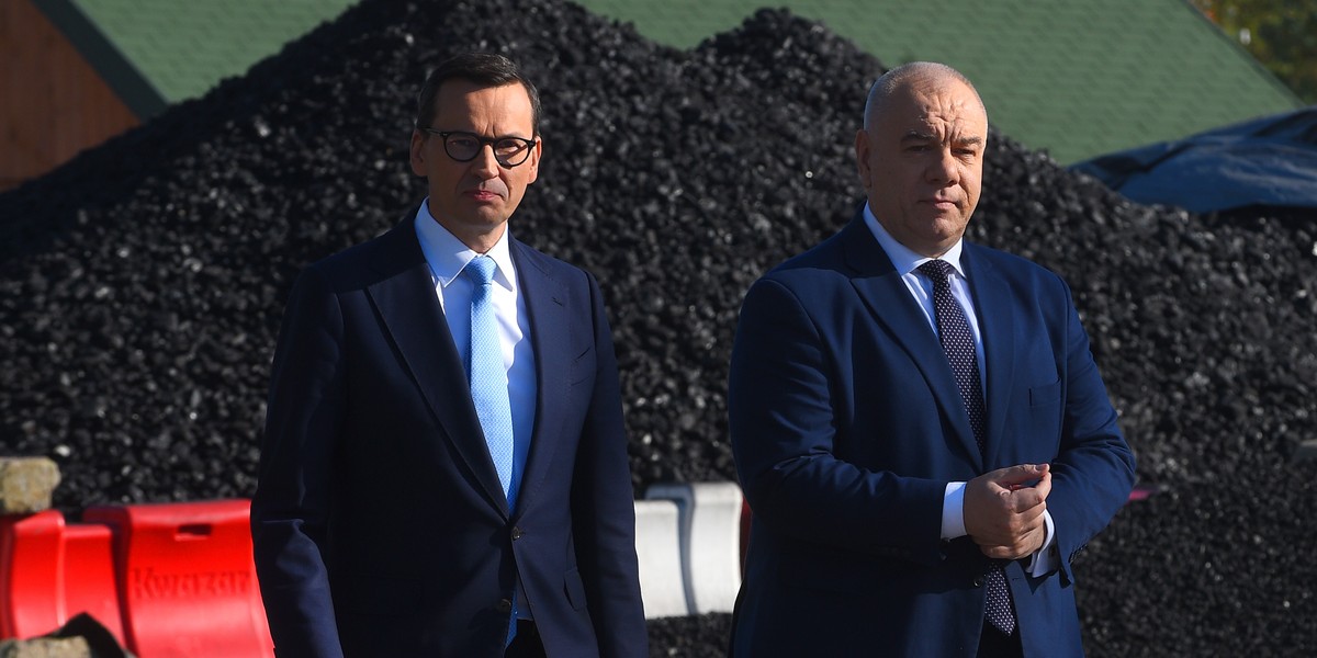 Premier Mateusz Morawiecki i minister aktywów państwowych Jacek Sasin 