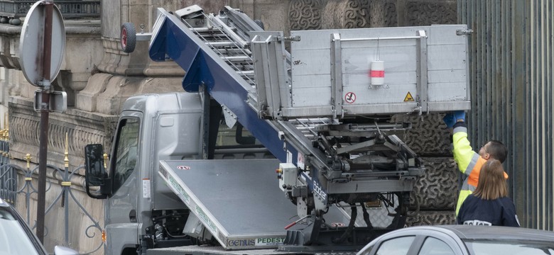 Napad stulecia, bezcenne klejnoty skradzione z Luwru. Oto co padło łupem złodziei [FOTO]