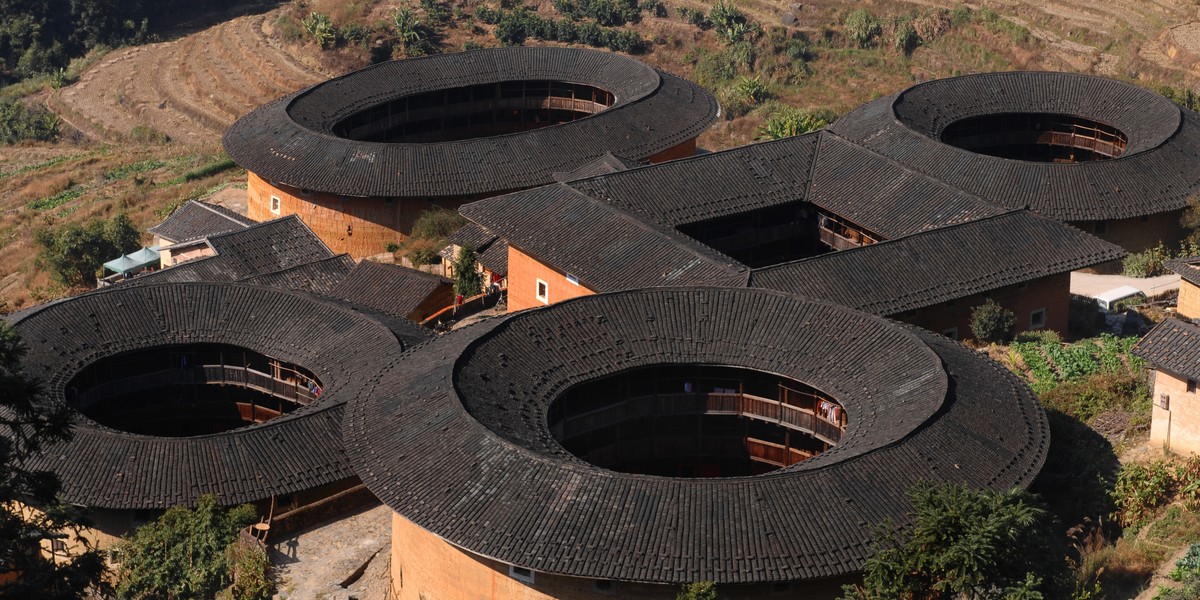 Każde tulou funkcjonuje jak samodzielna wioska