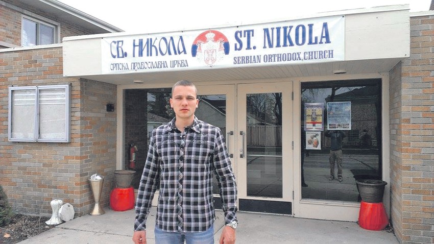 U Čikagu radi kao profesor u srpskoj školi, a otvorio je i kompaniju za transport i dobro zarađuje