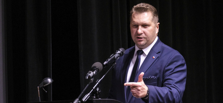 Minister Czarnek chce okiełznać mafie oświatowe