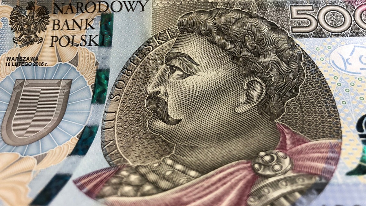 Szef NBP wskazał, że nominał 500-złotowy został wprowadzony, żeby był "narodowy zapas gotówki".