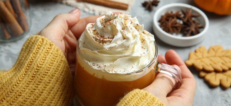 Domowa kawa pumpkin spice latte. Już nigdy nie zamówisz jej w kawiarni