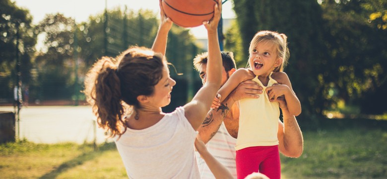 Badanie pokazało ciekawą zależność między posiadaniem dziecka a aktywnością sportową