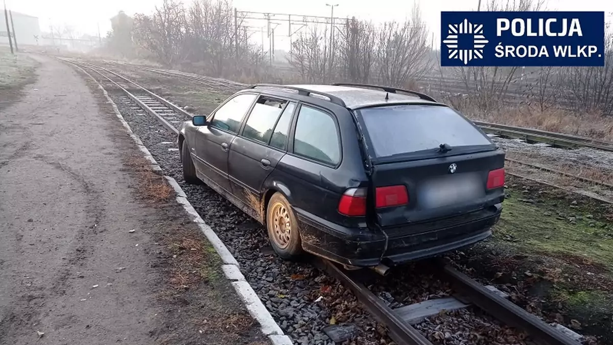 Skradzione BMW porzucone na torach